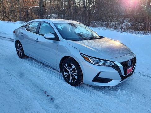 Used 2023 Nissan Sentra SV image 3