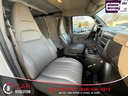 Used 2023 GMC Savana 2500 RWD image 25