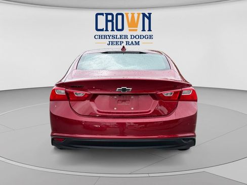 Used 2018 Chevrolet Malibu LT FWD image 4