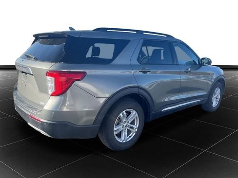 Used 2020 Ford Explorer XLT w/ Equipment Group 202A image 5