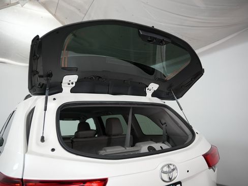 Used 2018 Toyota Highlander Plus image 69