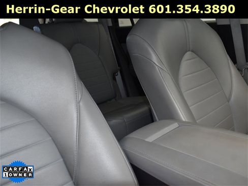 Used 2023 Toyota Highlander XLE image 29