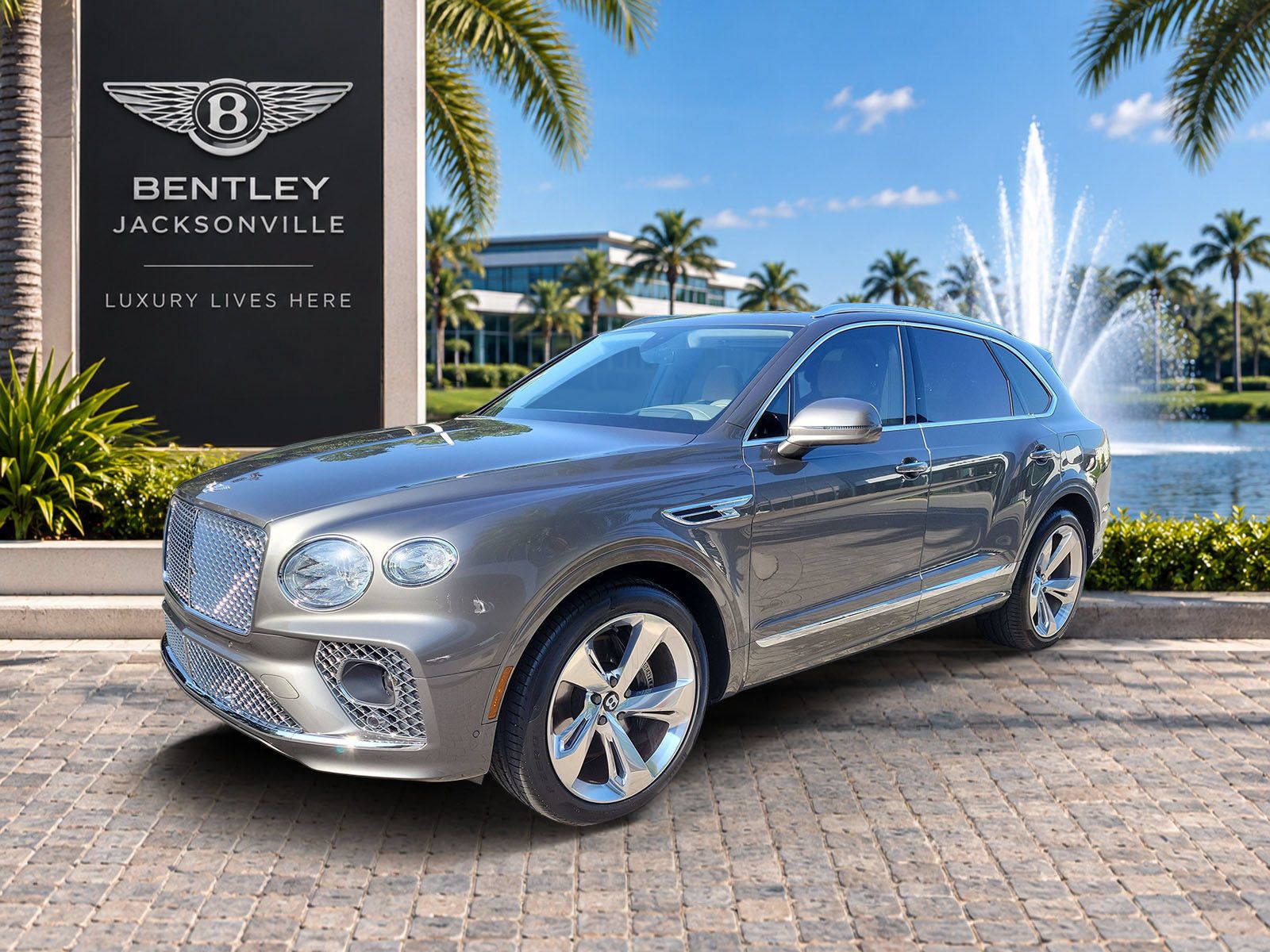 Certified 2023 Bentley Bentayga Plug-In Hybrid AWD/4WD image 6