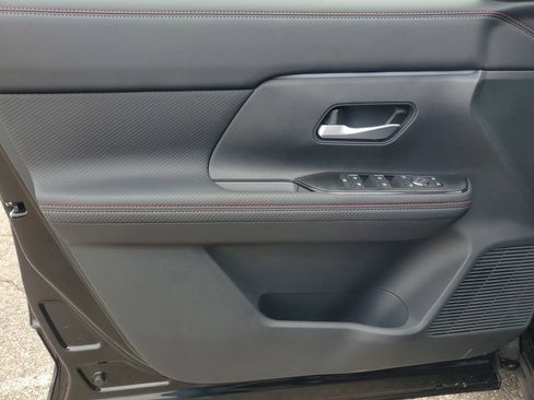 New 2025 Nissan Kicks SR image 10