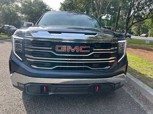 Used 2023 GMC Sierra 1500 SLT w/ SLT Premium Package AWD/4WD image 4