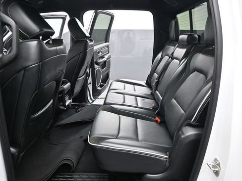 Used 2025 RAM 1500 Laramie image 15