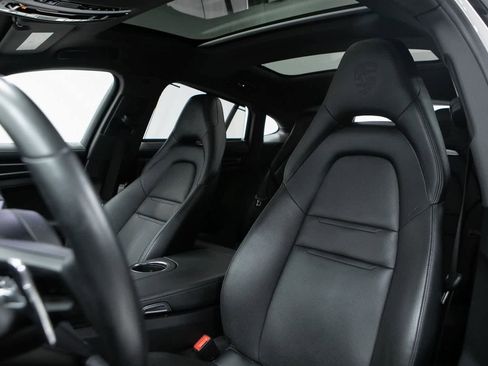 Certified 2022 Porsche Panamera Platinum Edition image 5
