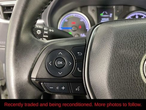 Used 2021 Toyota Venza LE AWD/4WD image 14