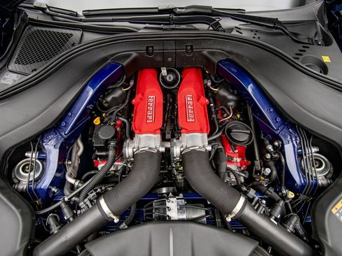 Used 2025 Ferrari Roma Spider RWD image 41