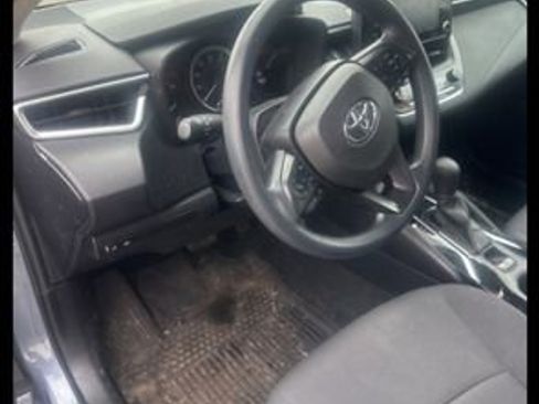 Used 2022 Toyota Corolla LE image 9