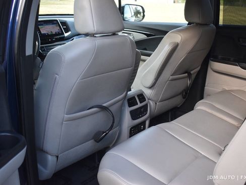 Used 2016 Honda Pilot Touring image 17