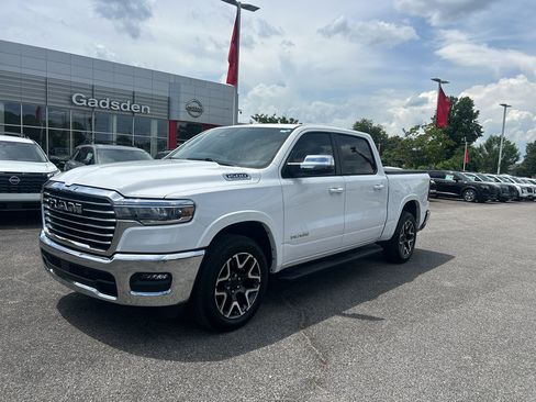 Used 2026 RAM 1500 Laramie AWD/4WD image 7