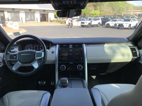 Used 2021 Land Rover Discovery S R-Dynamic image 30