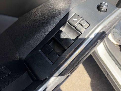Used 2023 Toyota Highlander L FWD image 15