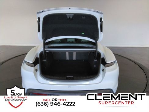 Used 2022 Porsche Taycan image 8