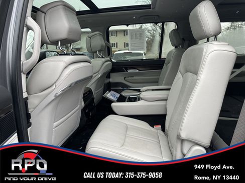 Used 2022 Jeep Grand Wagoneer Series I image 26