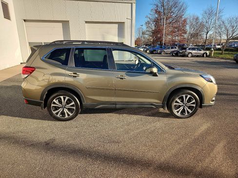 Used 2022 Subaru Forester Limited image 7