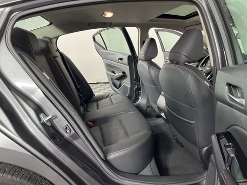 Used 2023 Nissan Altima 2.5 SR w/ SR Premium Package FWD image 47