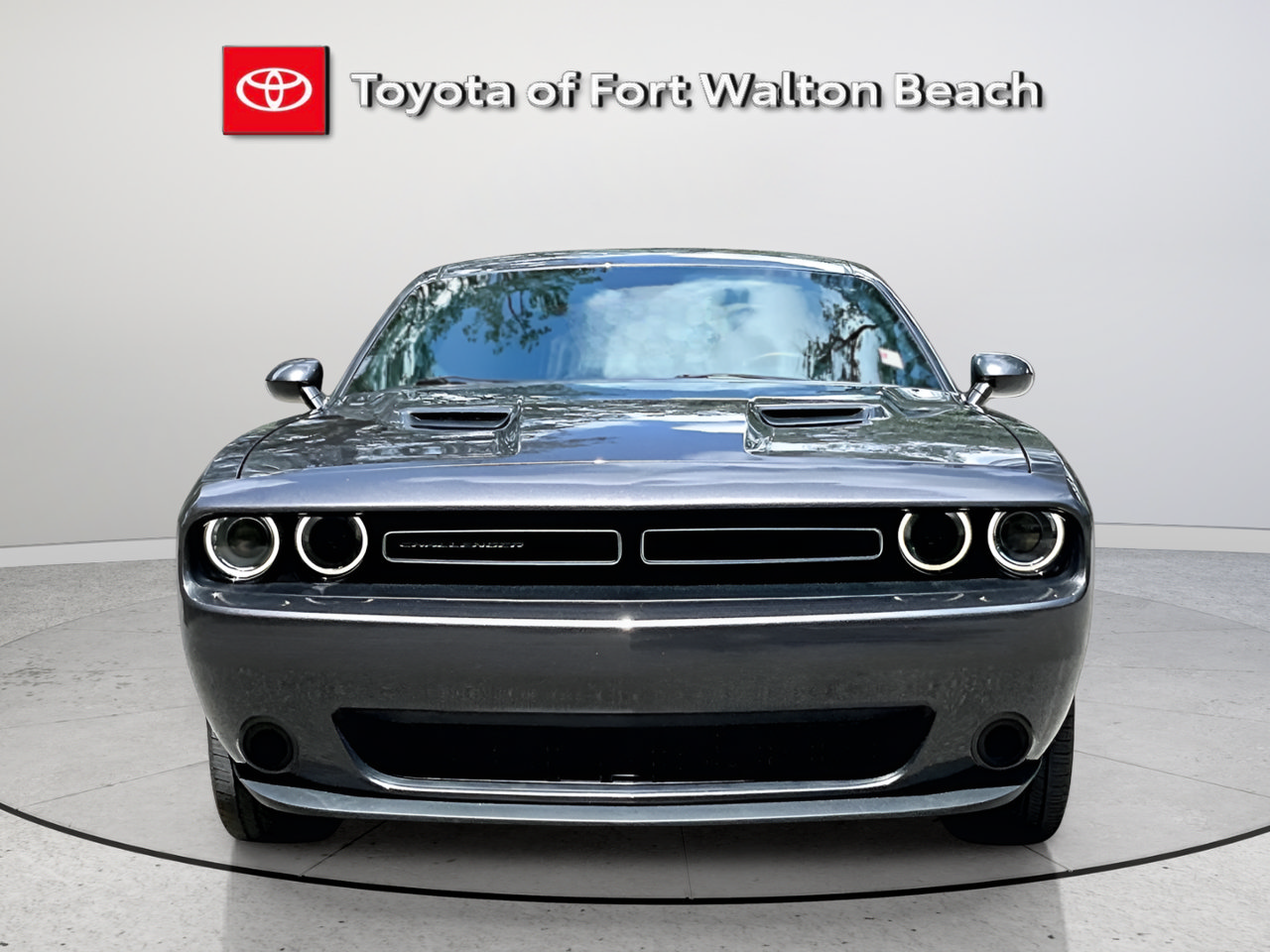 Used 2023 Dodge Challenger SXT RWD image 3