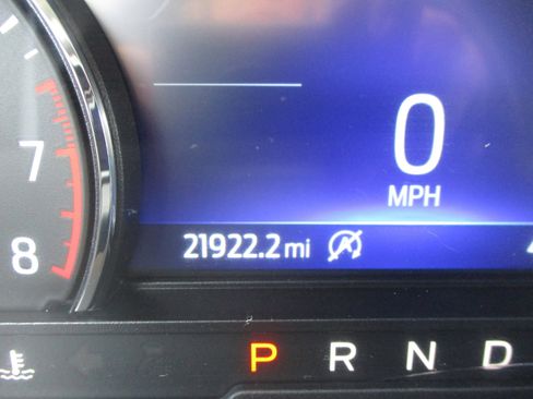 Used 2024 Ford Explorer XLT w/ Equipment Group 202A image 13