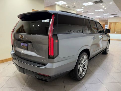 Used 2025 Cadillac Escalade ESV Sport w/ Touring Package image 5