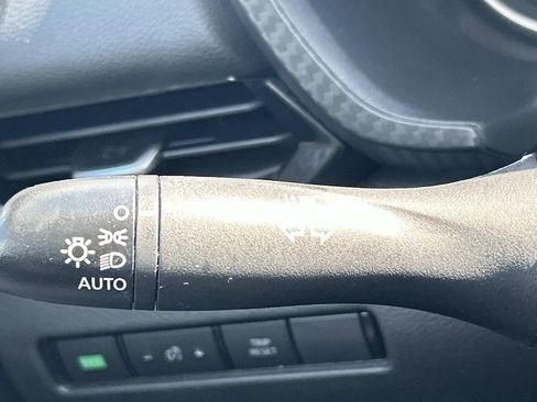 Used 2024 Nissan Sentra SV FWD image 29