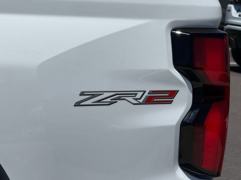 Used 2024 Chevrolet Colorado ZR2 w/ Technology Package AWD/4WD image 40