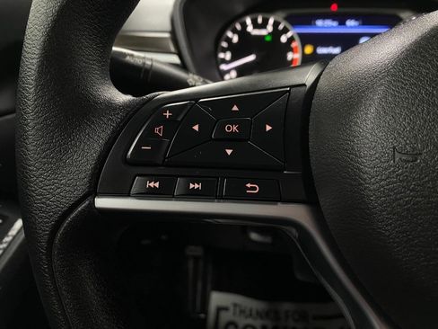 Used 2025 Nissan Altima 2.5 SV FWD image 15