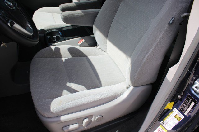 Used 2018 Toyota Sienna LE FWD image 22