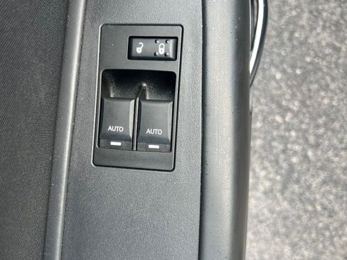 Used 2009 Dodge Challenger R/T image 16