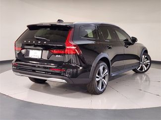 New 2026 Volvo V60 B5 Cross Country Plus w/ Protection Package Premier video 2