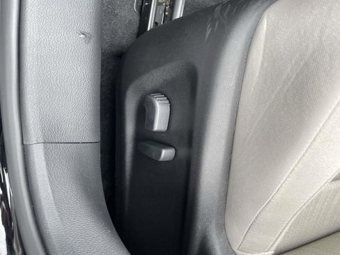 Used 2025 Nissan Altima 2.5 SV image 19