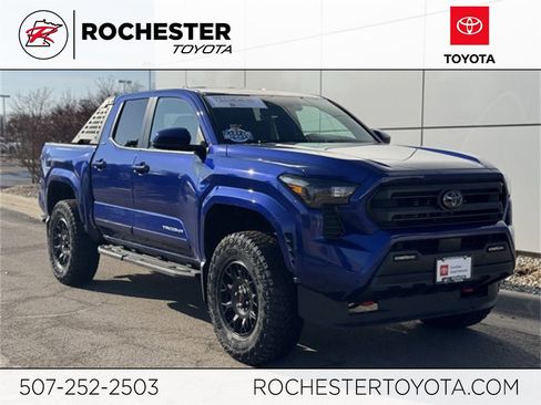 Certified 2025 Toyota Tacoma SR5 image 1