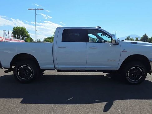 Used 2025 RAM 3500 Laramie AWD/4WD image 9