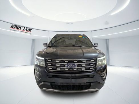Used 2017 Ford Explorer Limited image 7