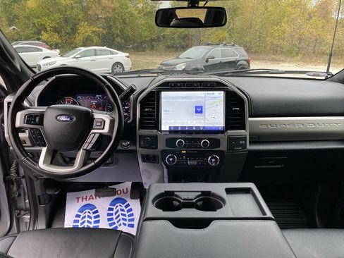 Certified 2022 Ford F350 Lariat w/ Tremor Off-Road Package image 5