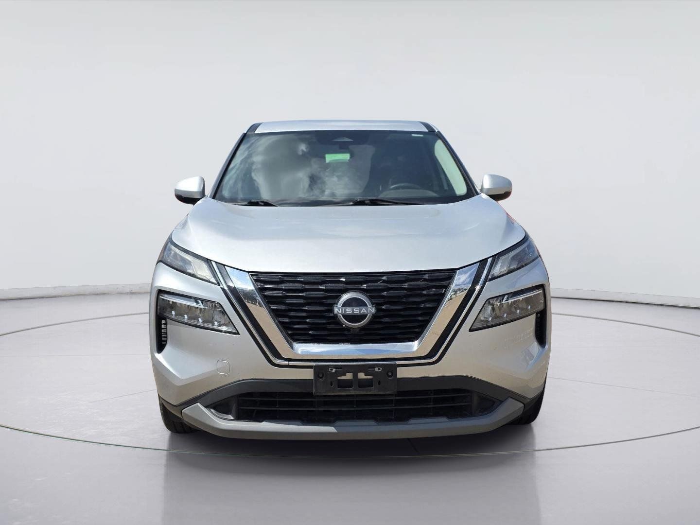Used 2022 Nissan Rogue SV FWD image 2