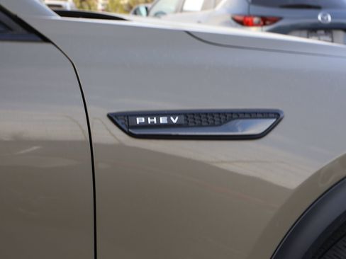 Used 2025 MAZDA CX-70 Plug-In Hybrid w/ Premium Plus image 9