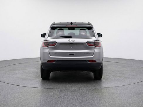 Used 2025 Jeep Compass Limited AWD/4WD image 7