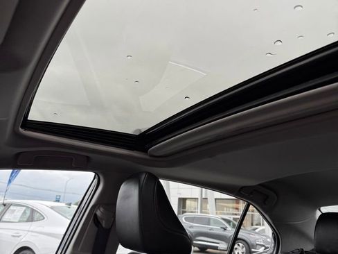 Used 2021 Toyota Camry XLE w/ Navigation Upgrade Package FWD image 18