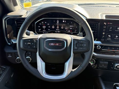 Used 2025 GMC Sierra 1500 Elevation w/ Preferred Package AWD/4WD image 15