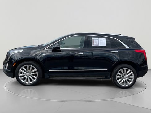 Used 2017 Cadillac XT5 Platinum w/ Driver Assist Package AWD/4WD image 2