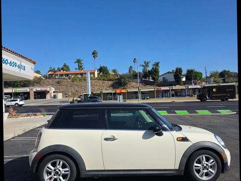 Used 2012 MINI Cooper Hardtop image 8