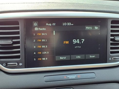 Used 2021 Kia Sportage LX image 9