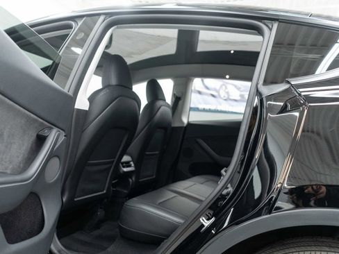 Used 2024 Tesla Model Y Long Range image 26