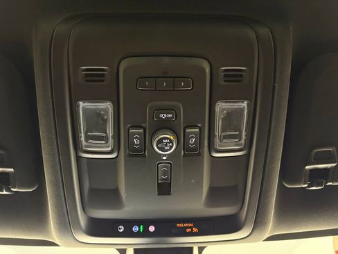 Used 2022 Chevrolet Suburban Premier image 34