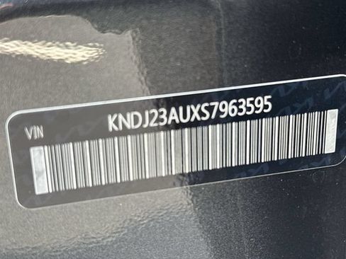 Used 2025 Kia Soul LX w/ LX Technology Package FWD image 30