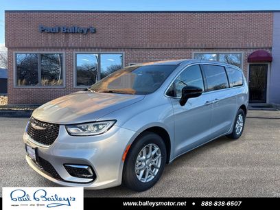 New 2026 Chrysler Pacifica Select