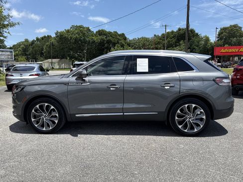 Used 2022 Lincoln Nautilus Reserve w/ Equipment Group 201A FWD image 2