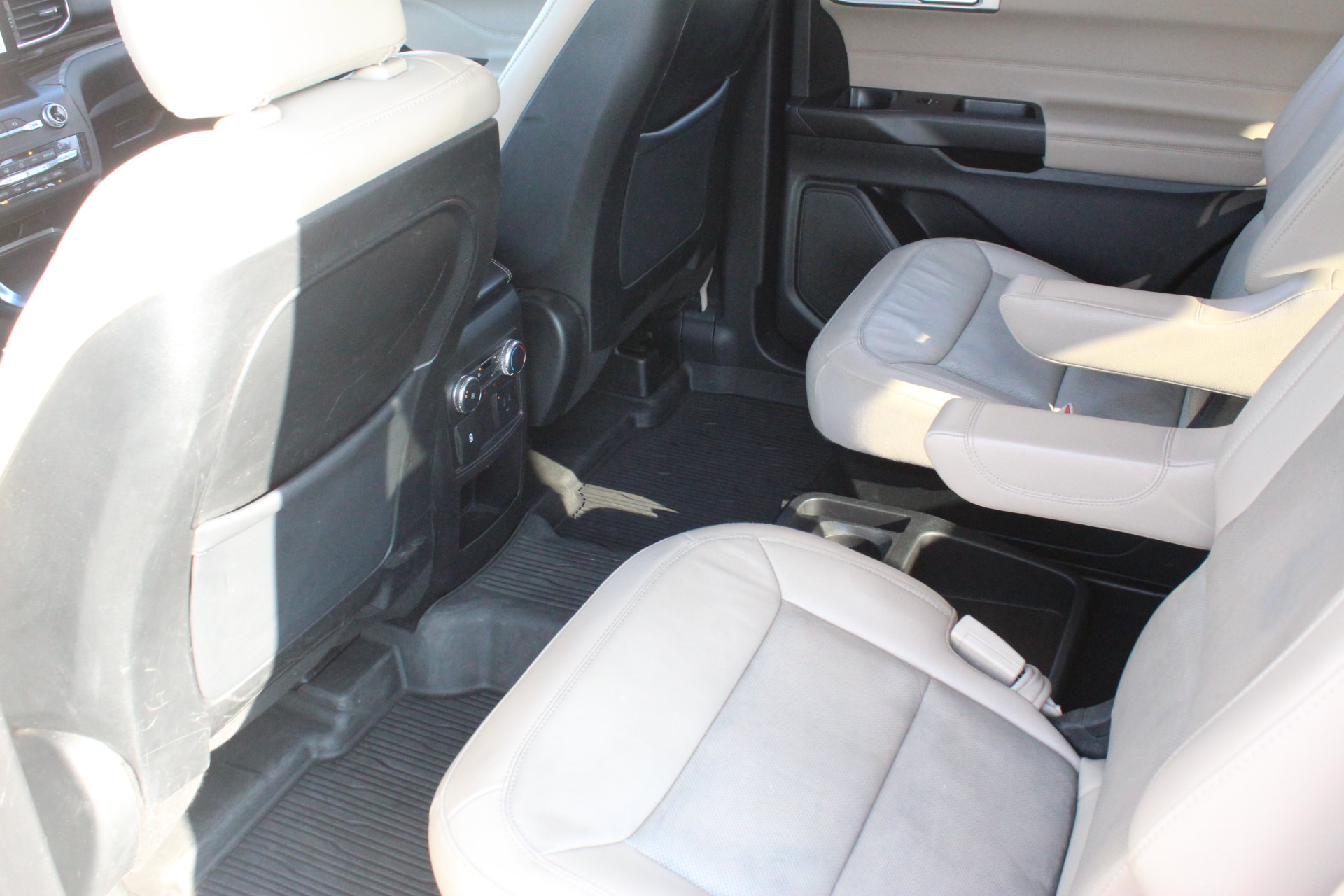 Used 2020 Ford Explorer Limited AWD/4WD image 26